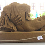 июль 2016 Нитра. Словакия. Международный фестиваль по скульптуре из песка.'Искусство и потребление' - автор Кураев.
